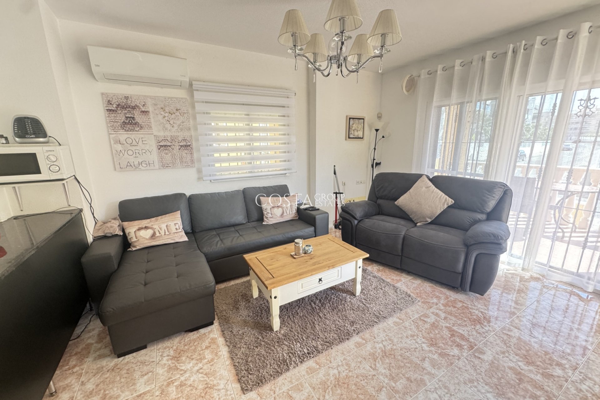 Revente - Villa -
Villamartín - Lomas del Golf