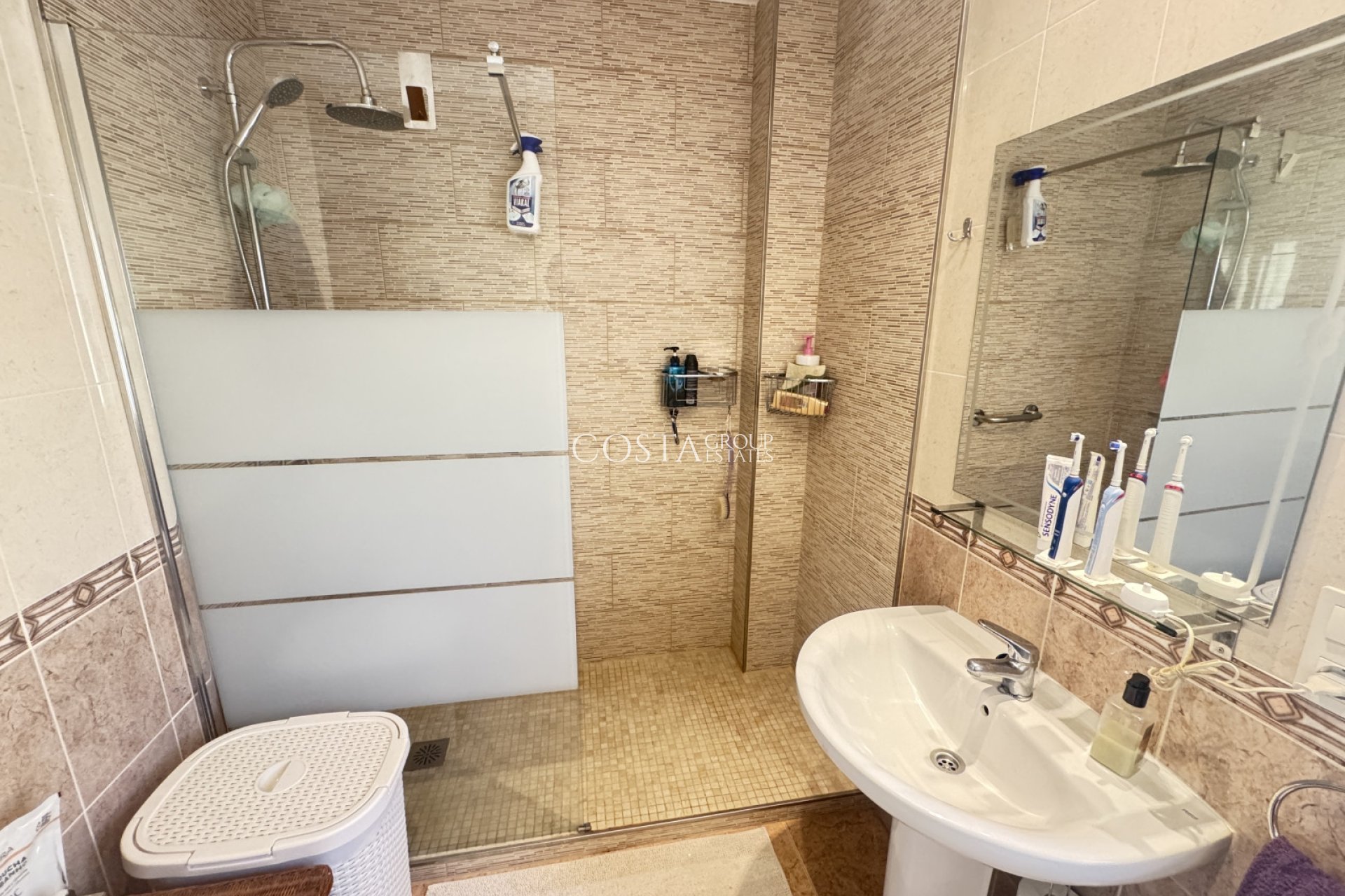 Revente - Villa -
Villamartín - Lomas del Golf