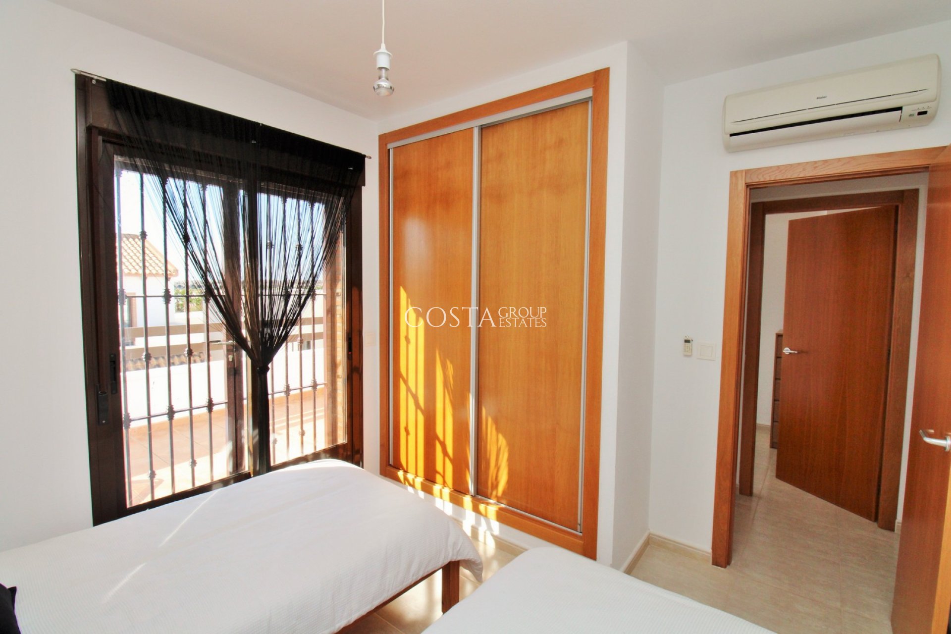 Revente - Villa -
Villamartín - PAU 8