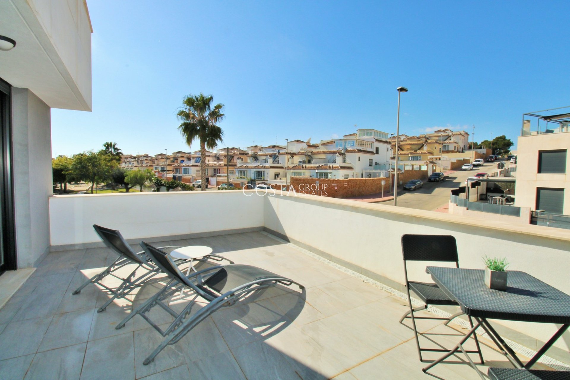 Revente - Villa -
Villamartín