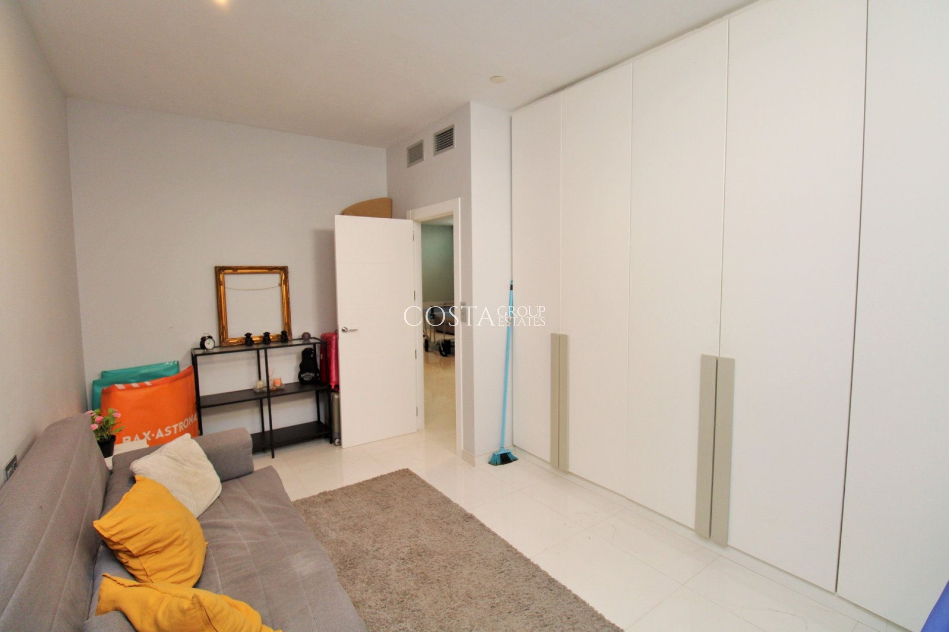 Revente - Villa -
Villamartín