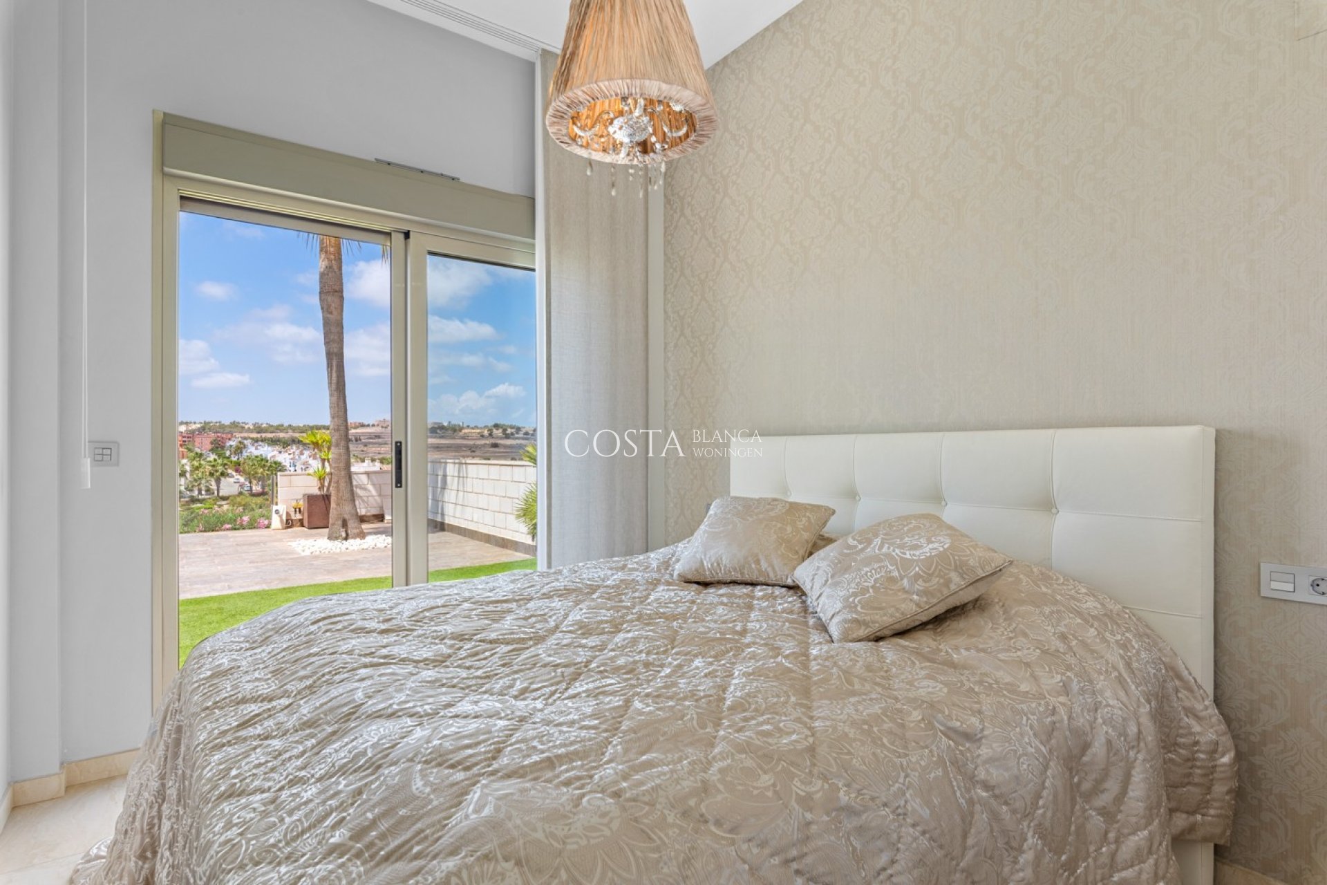 Revente - Villa -
Villamartín