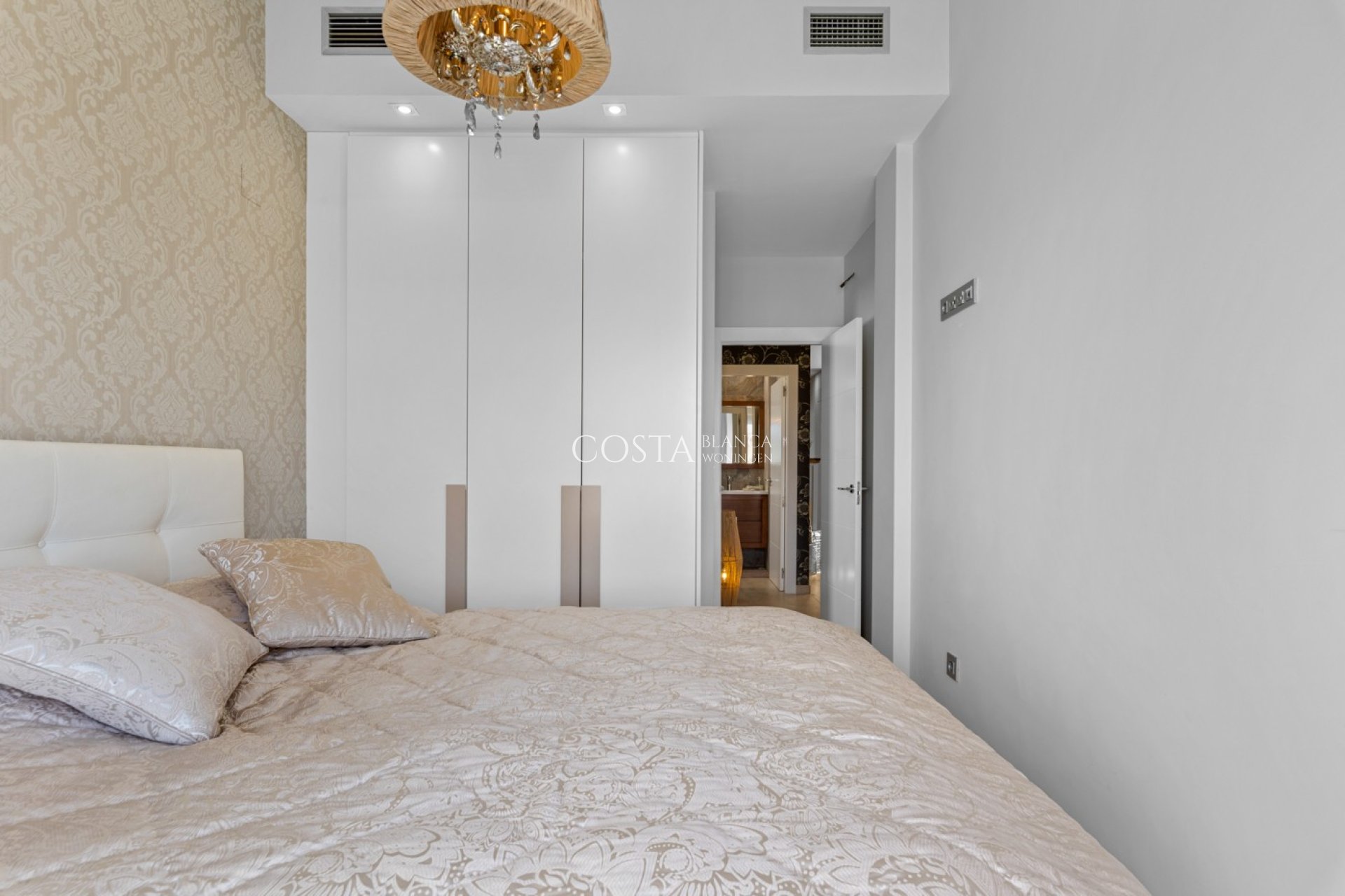 Revente - Villa -
Villamartín