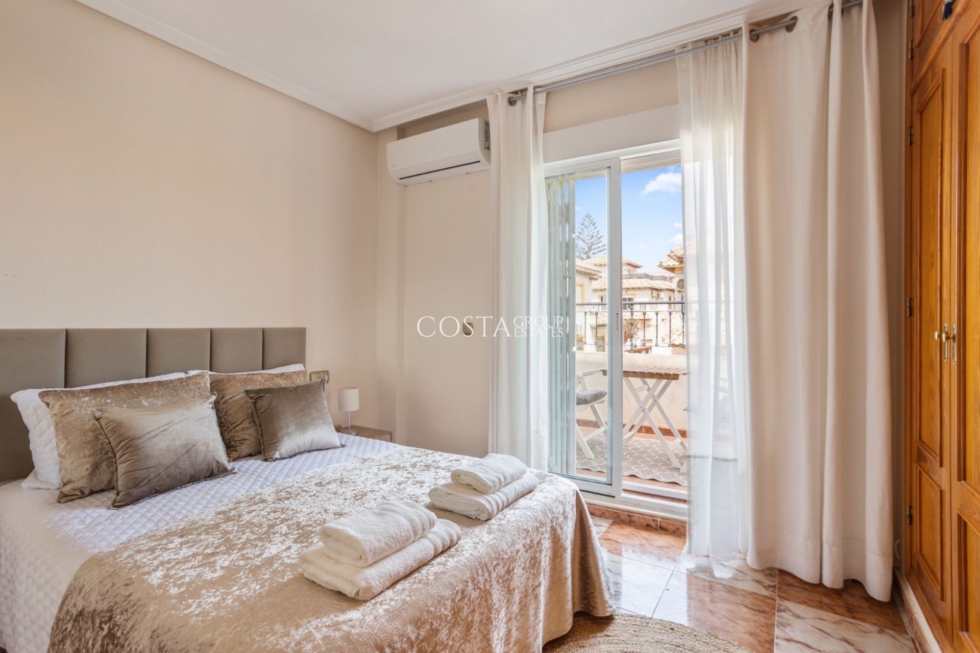 Rynek wtórny - Dom -
Orihuela Costa - La Regia