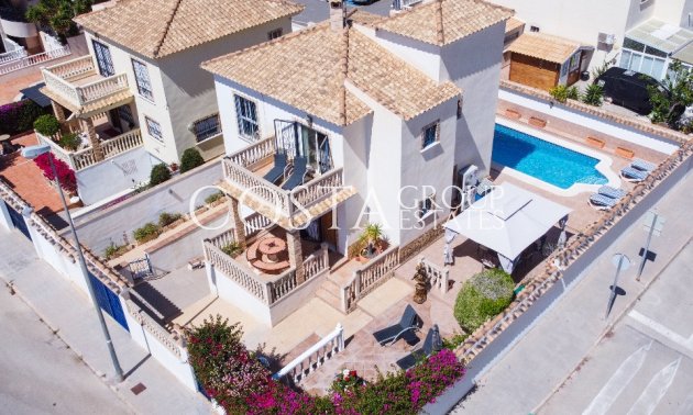 Villa - Herverkoop - Orihuela - Punta Prima