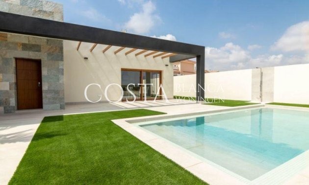 Villa - Nouvelle construction -
            Torrevieja - NB-31002
