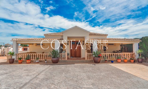 Villa - Resale -
            Almoradí - RO-72665