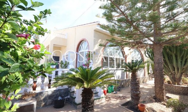 Villa - Resale - Torrevieja - La Siesta