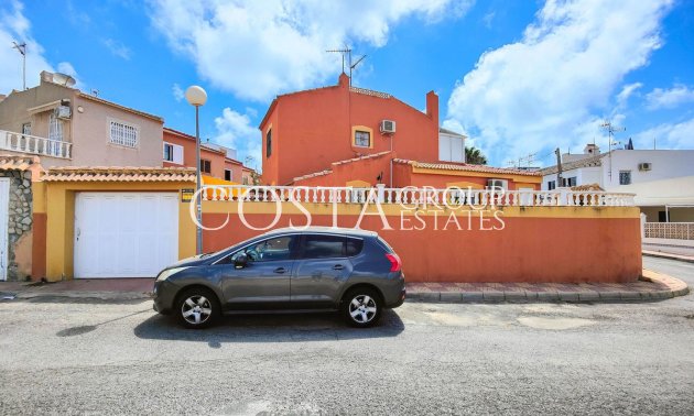 Villa - Resale - Torrevieja - Torrevieja Centro
