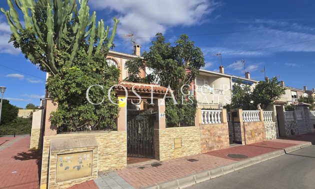 Villa - Resale - Torrevieja - Torrevieja