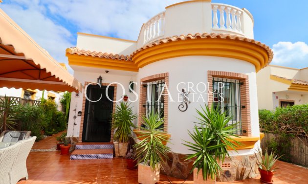 Villa - Resale - Urbanización El Raso -
                Urbanización El Raso