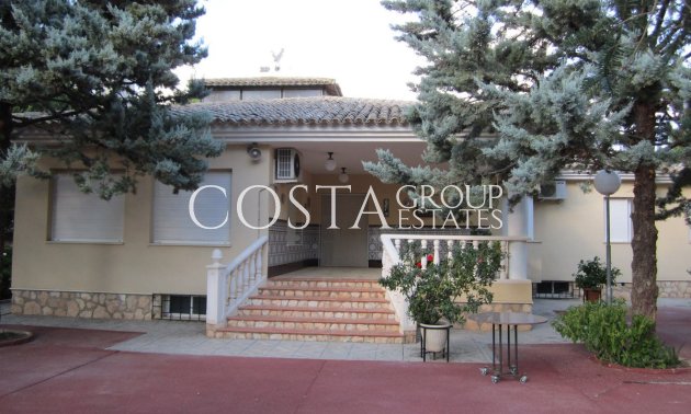 Villa - Resale -
            Yecla - RO-90541