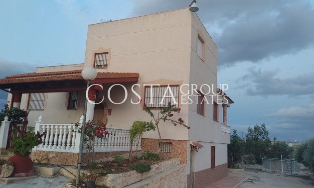 Villa - Revente - Fortuna -
                Fortuna Centro