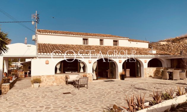 Villa - Wiederverkauf - Benissa - Benissa Centro