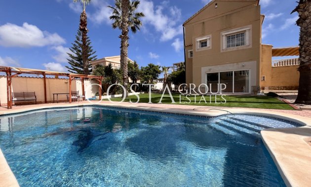 Villa - Wiederverkauf - Orihuela Costa - La Zenia