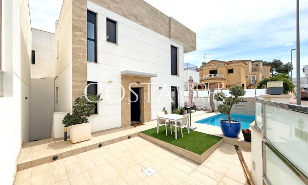 Villa - Wiederverkauf - Orihuela Costa - Villamartín