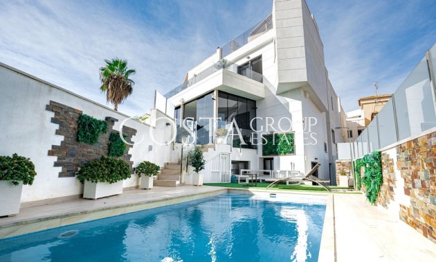 Villa - Wiederverkauf - Orihuela Costa - Villamartin