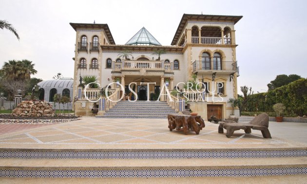 Villa - Wiederverkauf - Orihuela Costa - Villamartin