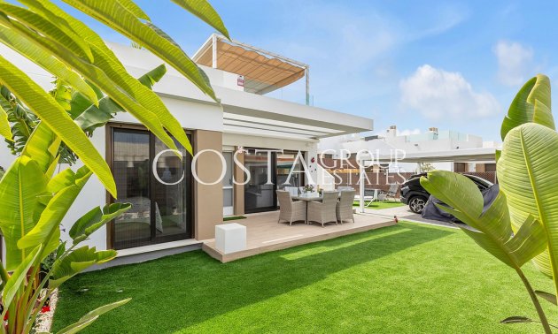 Villa - Wiederverkauf - Orihuela Costa - Vista Bella Golf