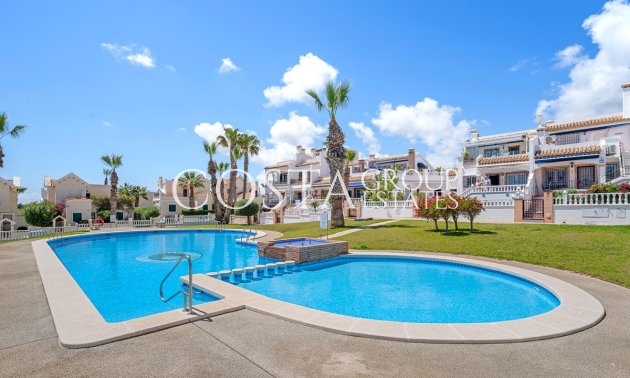 Villa - Wiederverkauf - Orihuela - Orihuela Costa