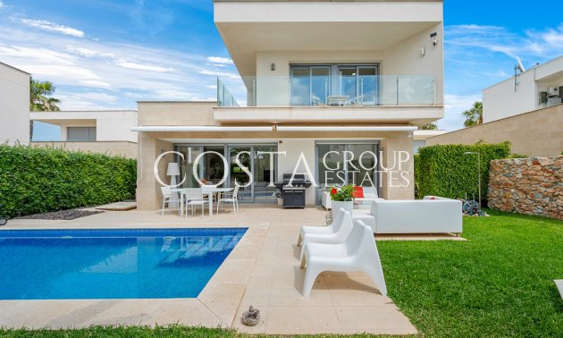 Villa - Wiederverkauf - Orihuela - Vistabella Golf