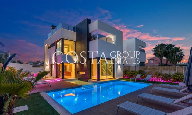 Villa - Wiederverkauf - Torrevieja - Torrevieja Centro