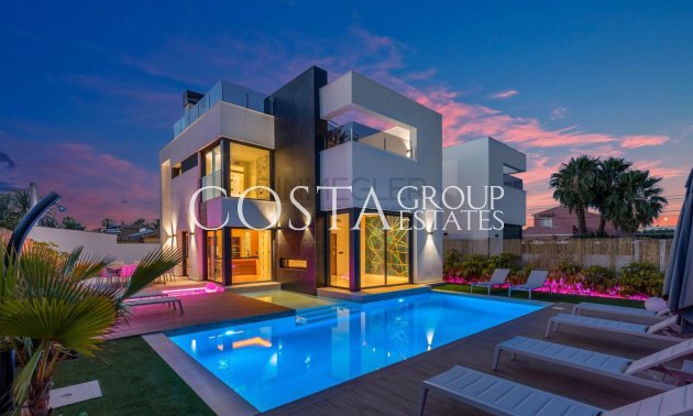 Villa - Wiederverkauf - Torrevieja - Torrevieja Centro