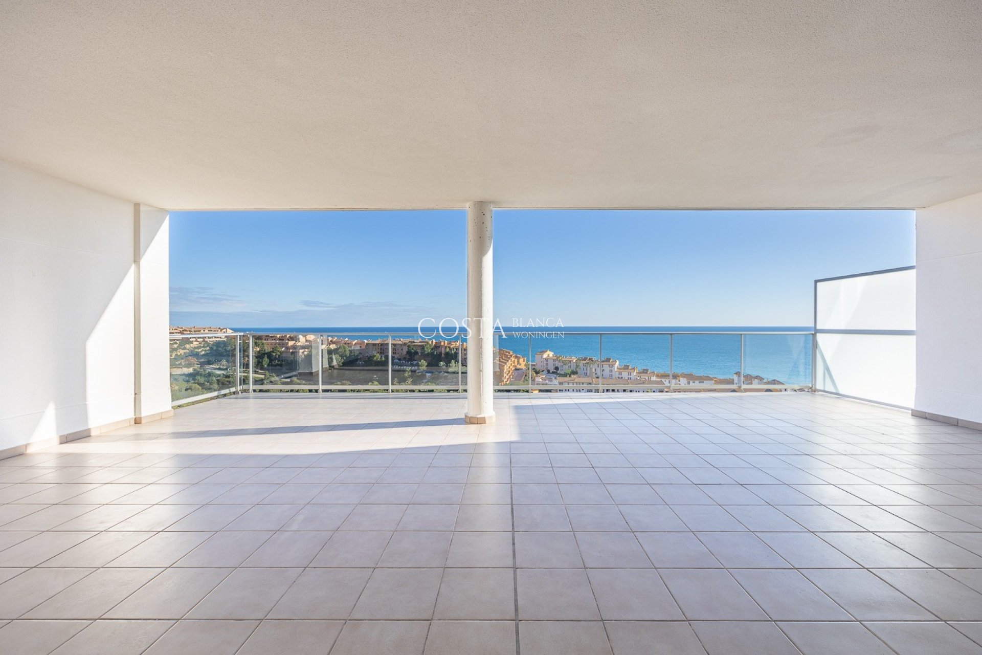 Wiederverkauf - Apartment -
Altea