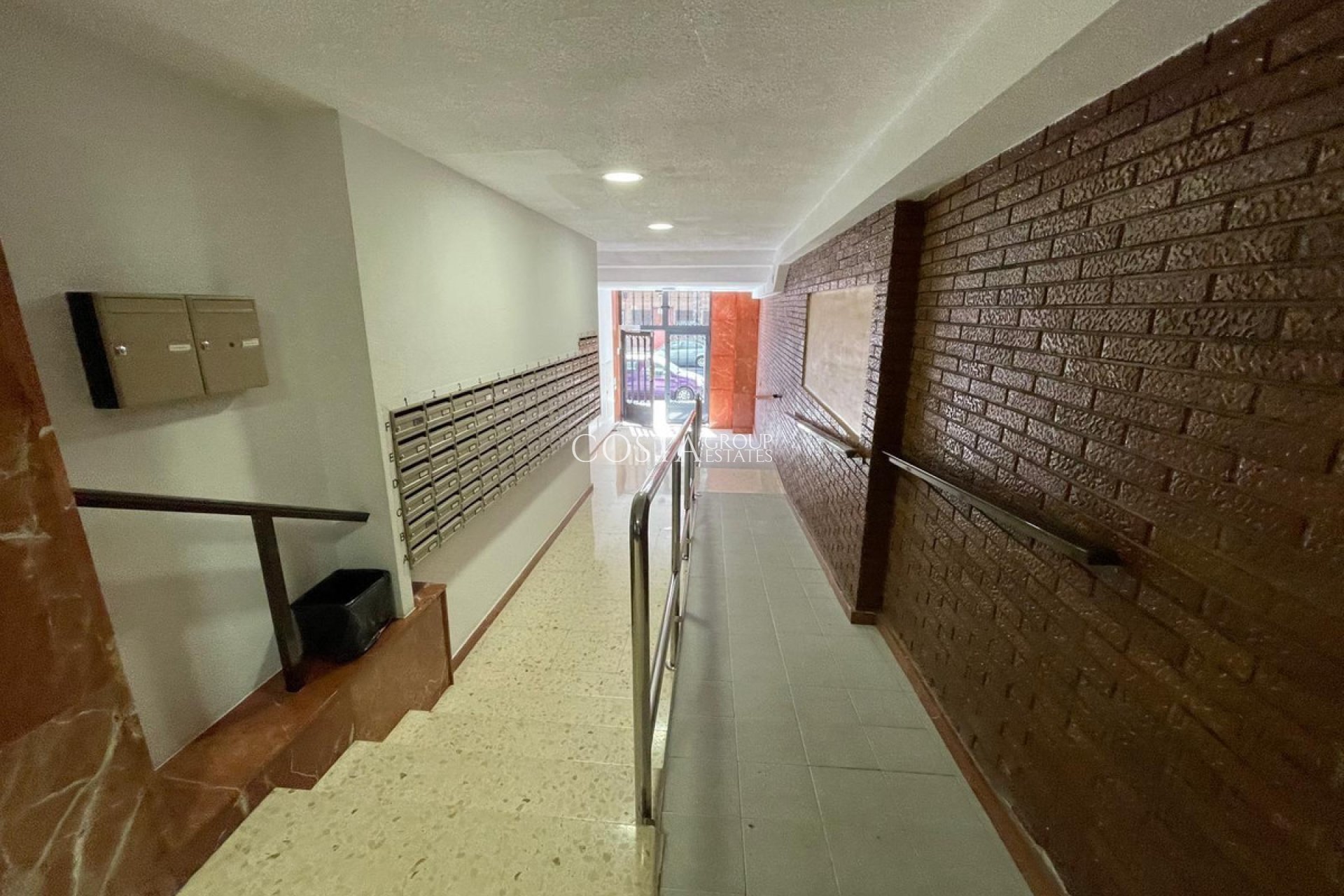 Wiederverkauf - Apartments -
Alicante - Alicante Centro