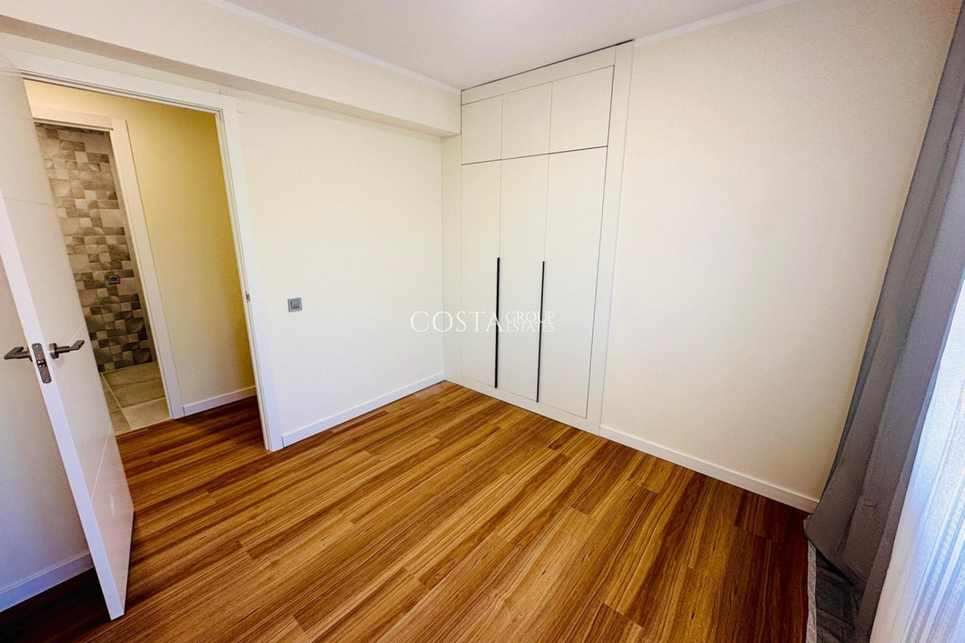 Wiederverkauf - Apartments -
Alicante - Alicante Centro