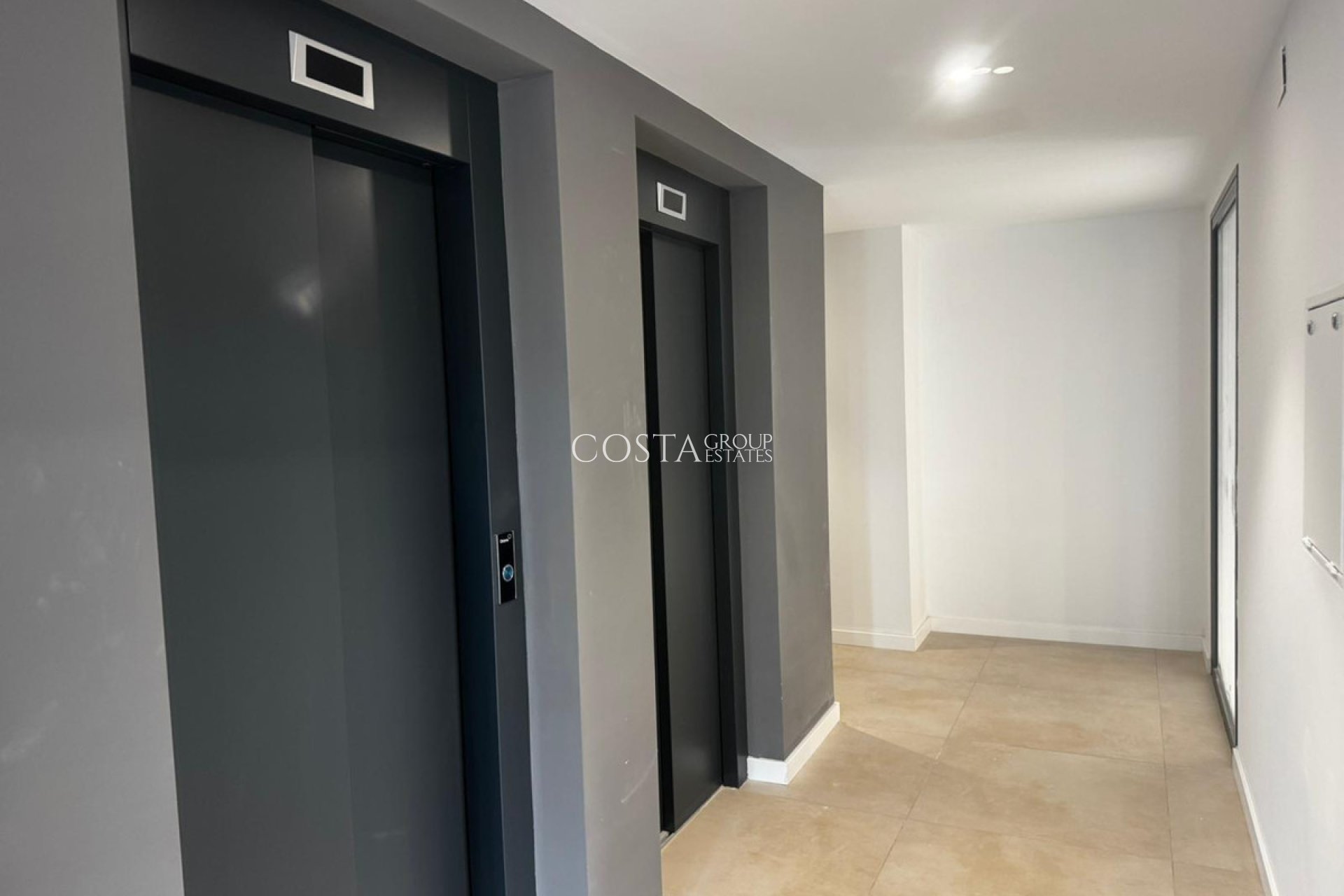 Wiederverkauf - Apartments -
Alicante - Alicante Centro