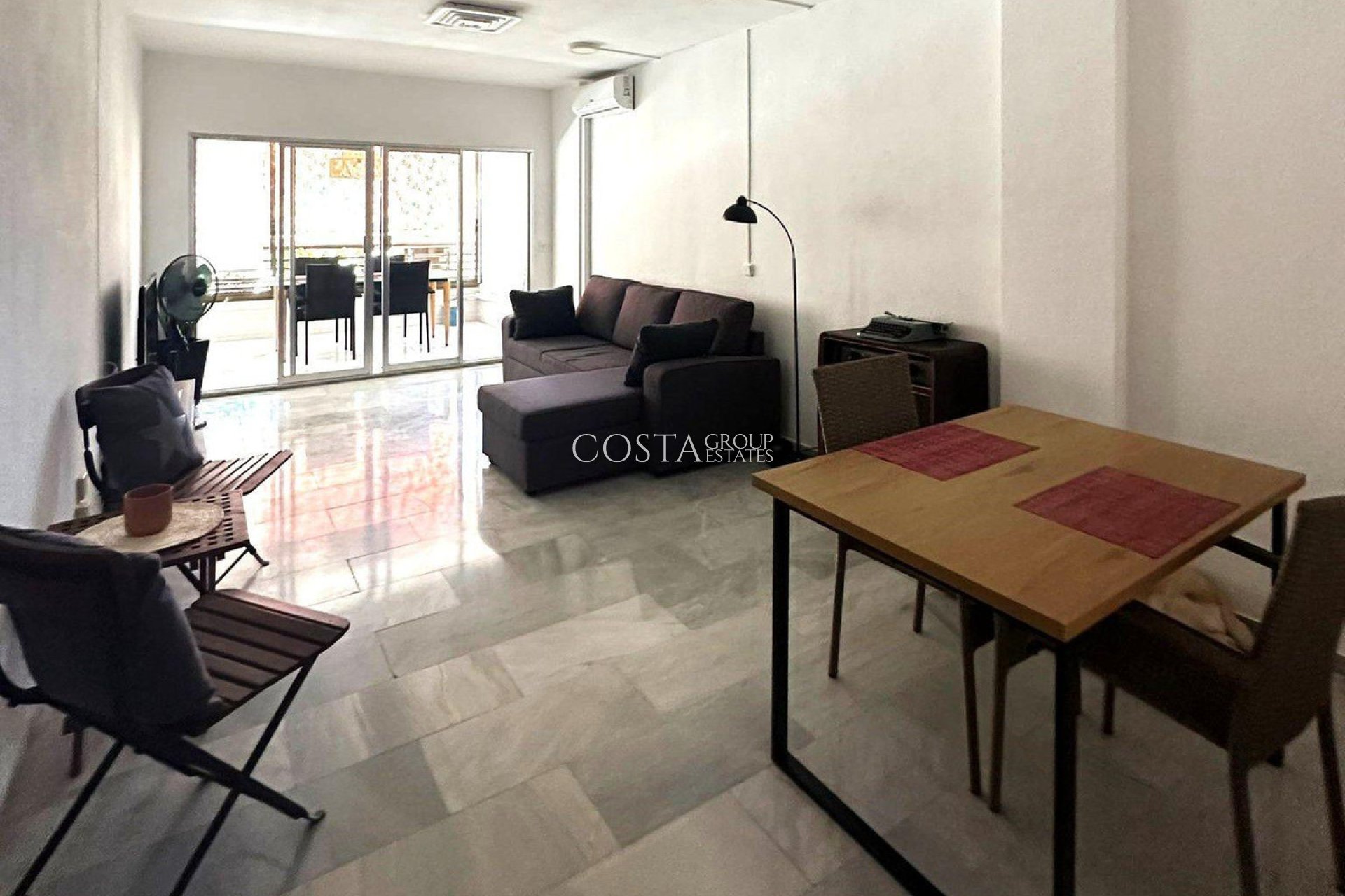 Wiederverkauf - Apartments -
Alicante - Alicante Centro