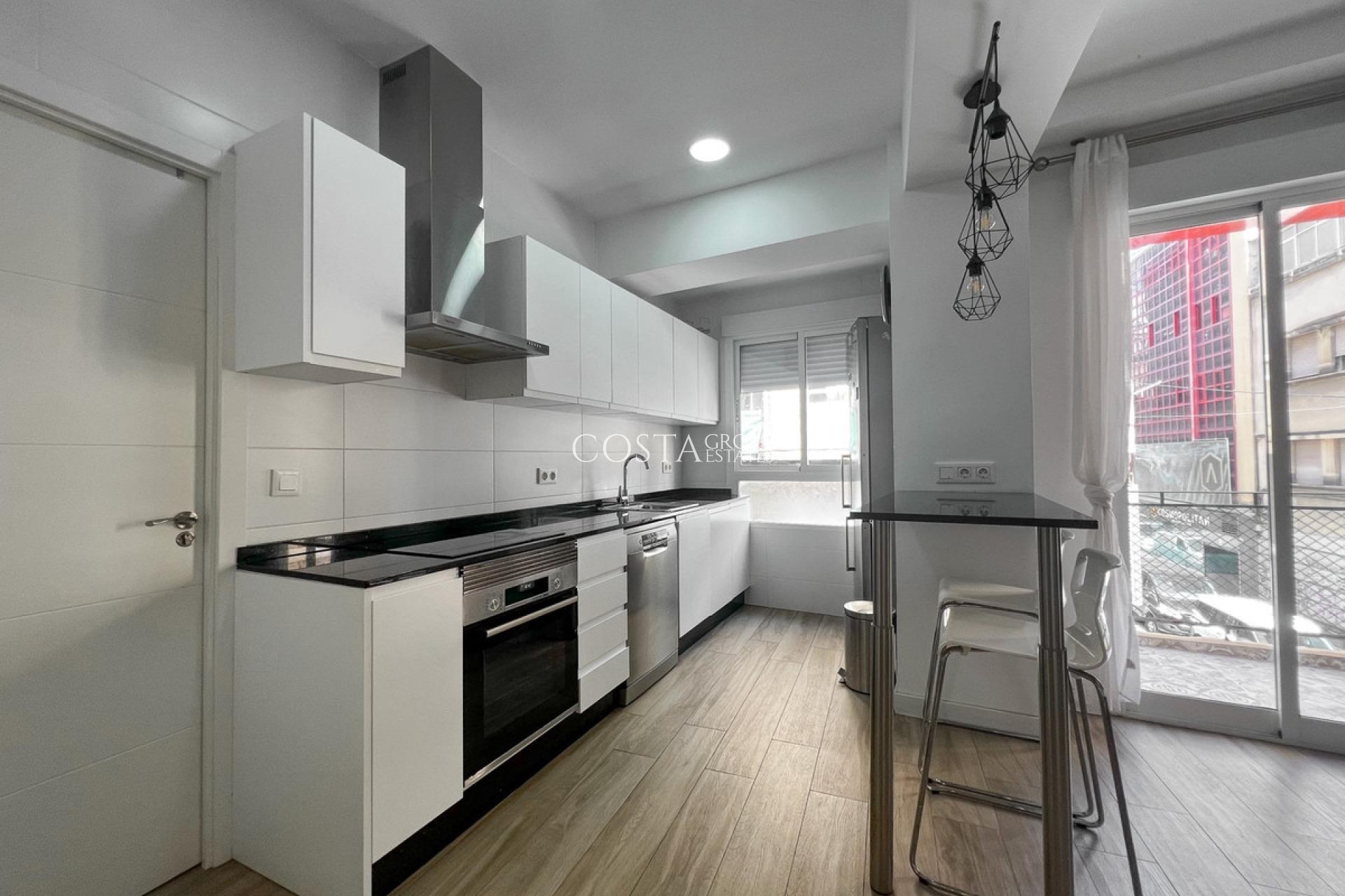 Wiederverkauf - Apartments -
Alicante - Alicante Centro