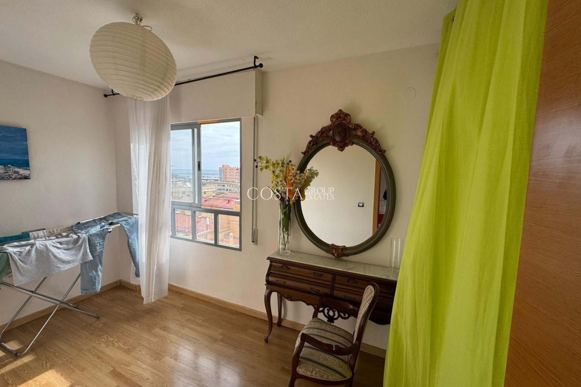 Wiederverkauf - Apartments -
Alicante - Alicante Centro