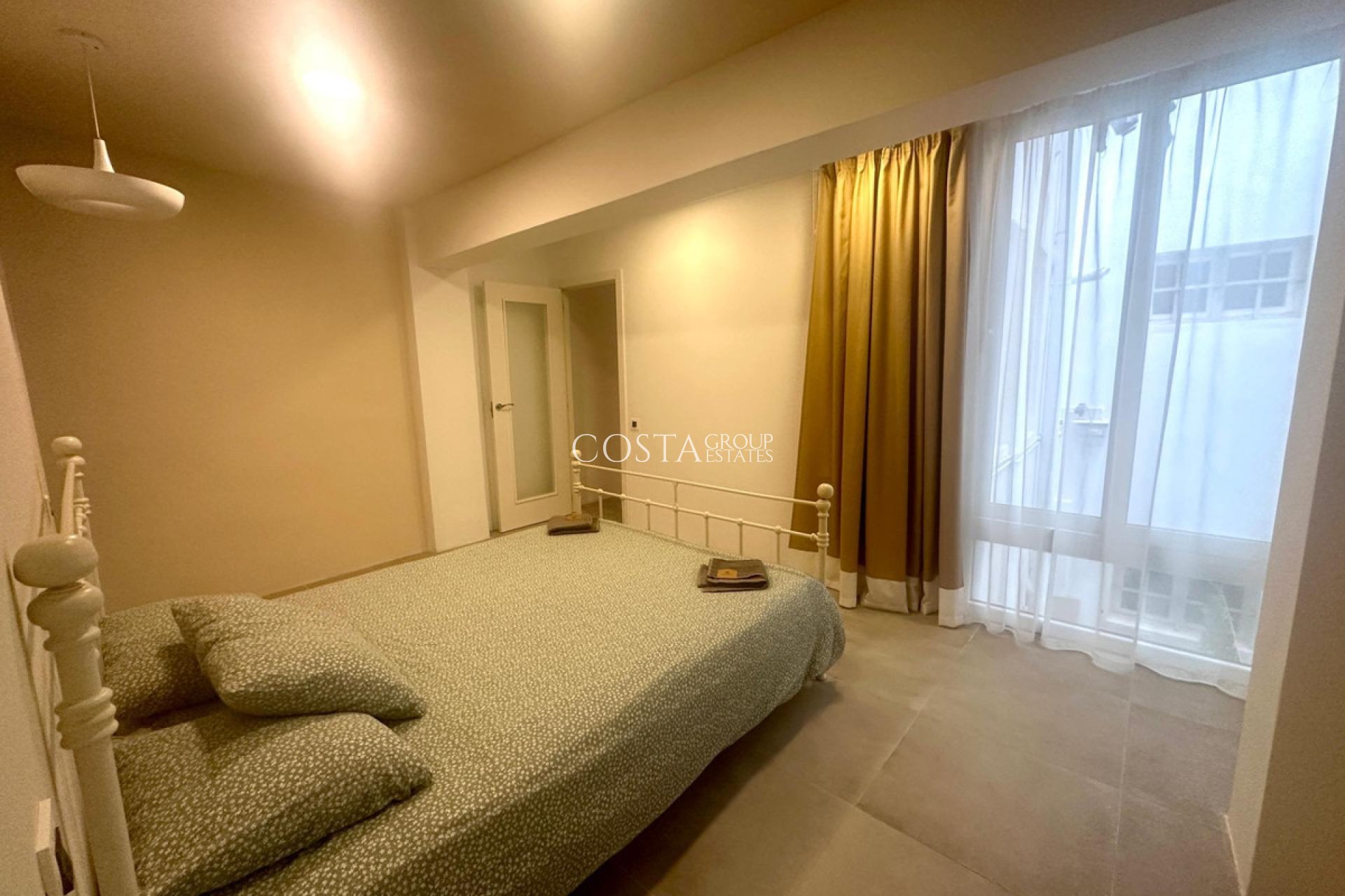 Wiederverkauf - Apartments -
Alicante - Alicante Centro