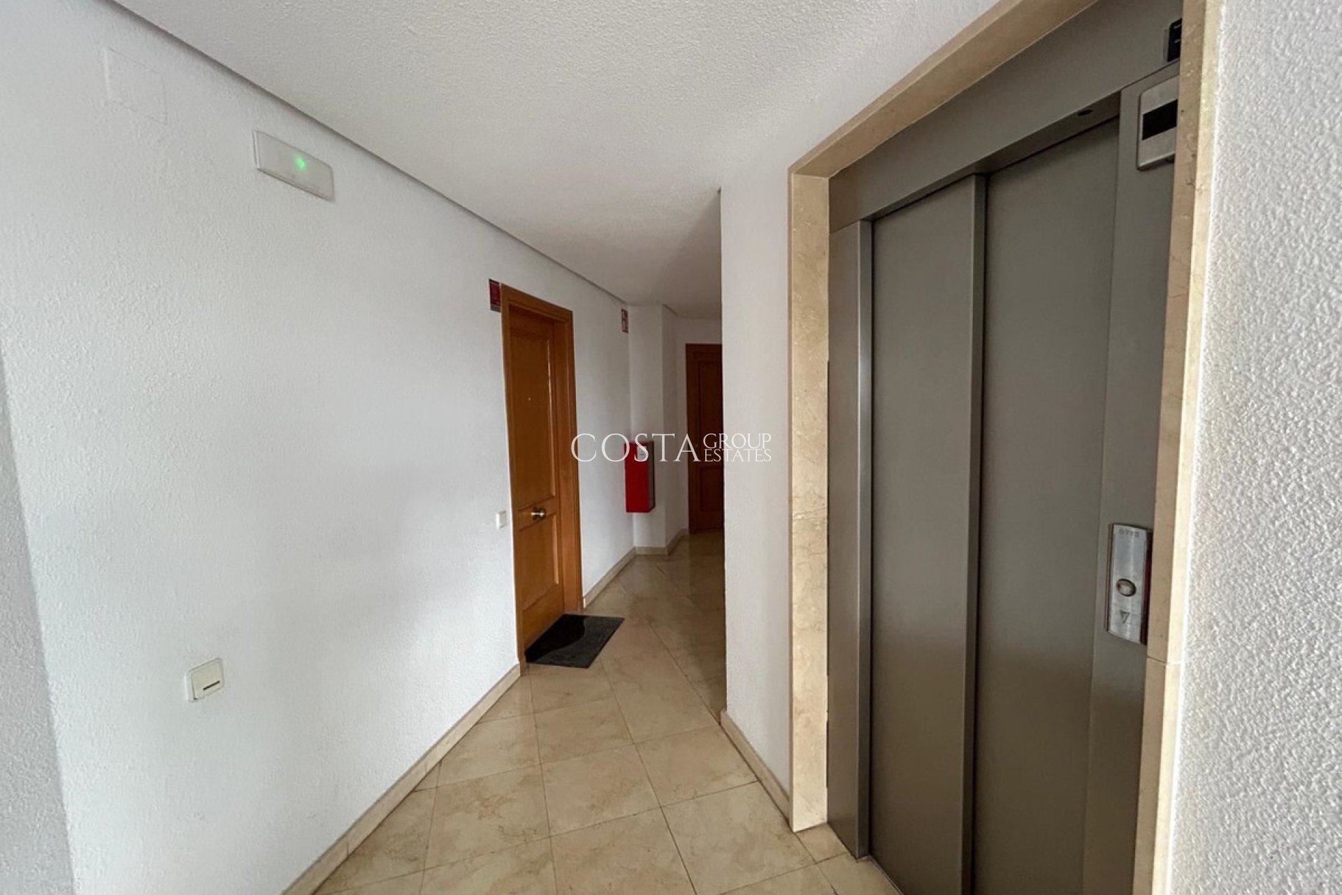 Wiederverkauf - Apartments -
Alicante City - Alicante City Centro