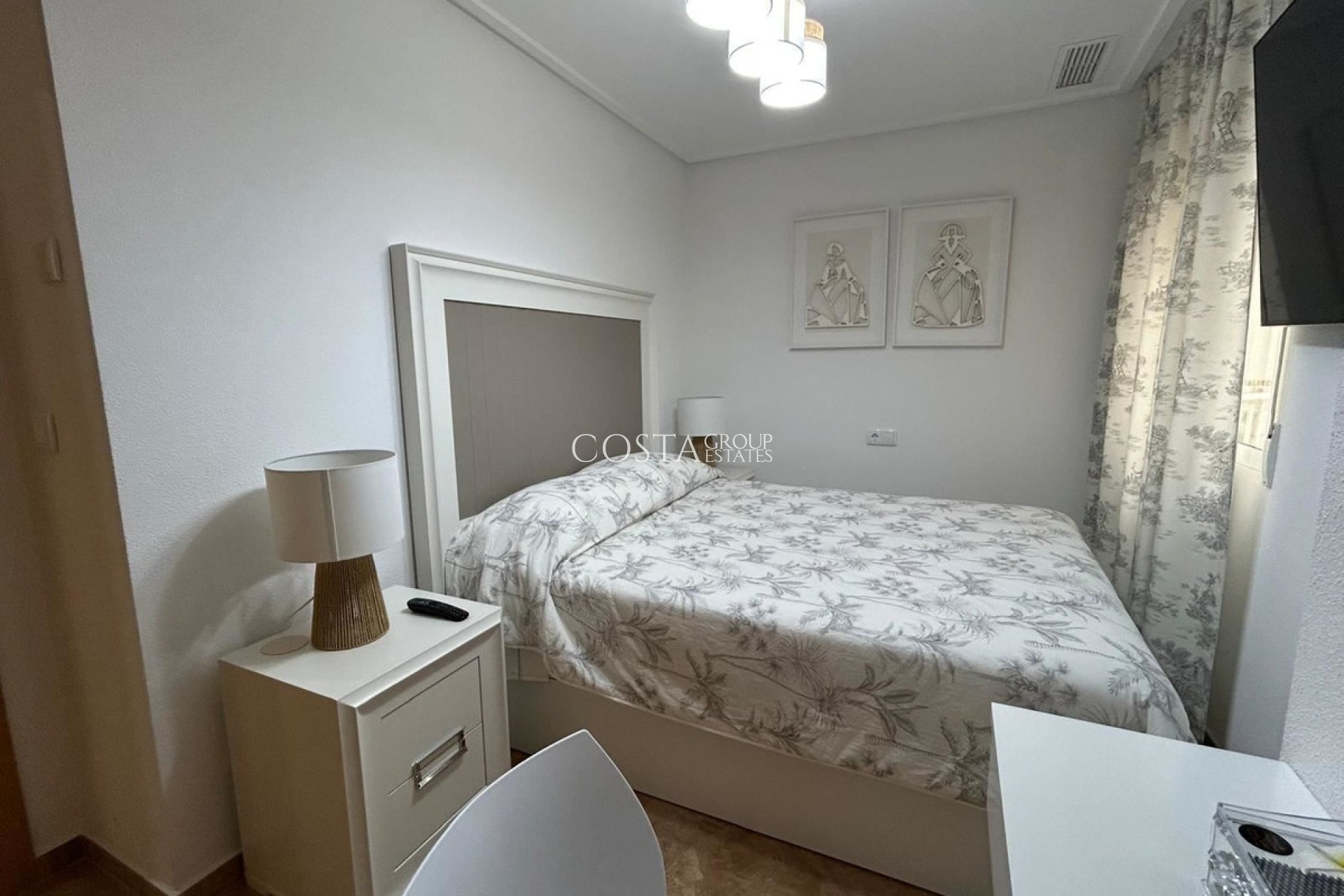 Wiederverkauf - Apartments -
Alicante City - Alicante City Centro