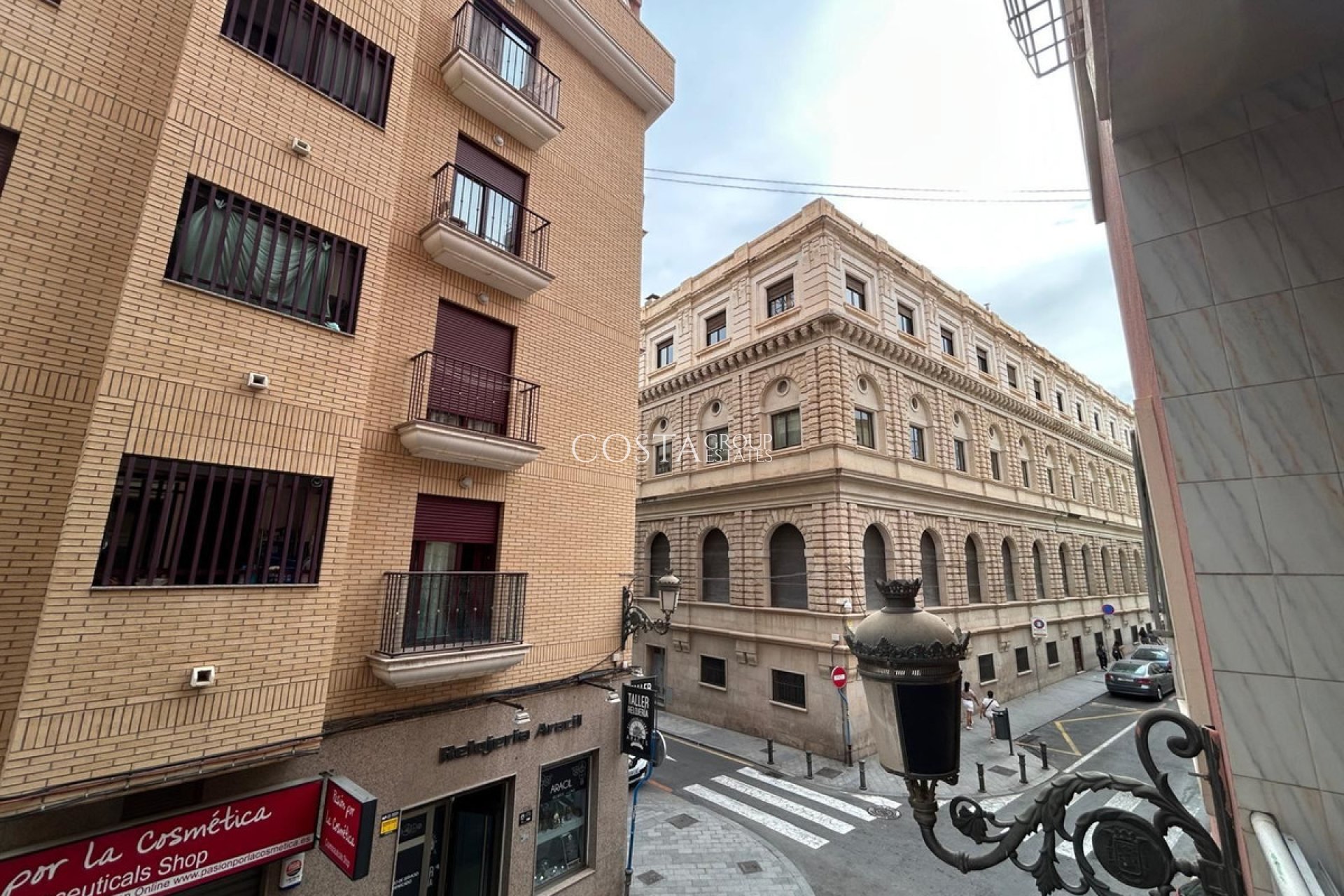 Wiederverkauf - Apartments -
Alicante City - Alicante City Centro