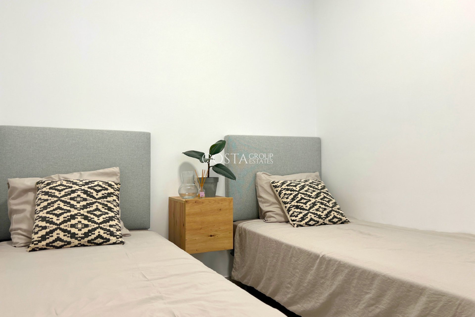 Wiederverkauf - Apartments -
Torrevieja - Playa del Cura