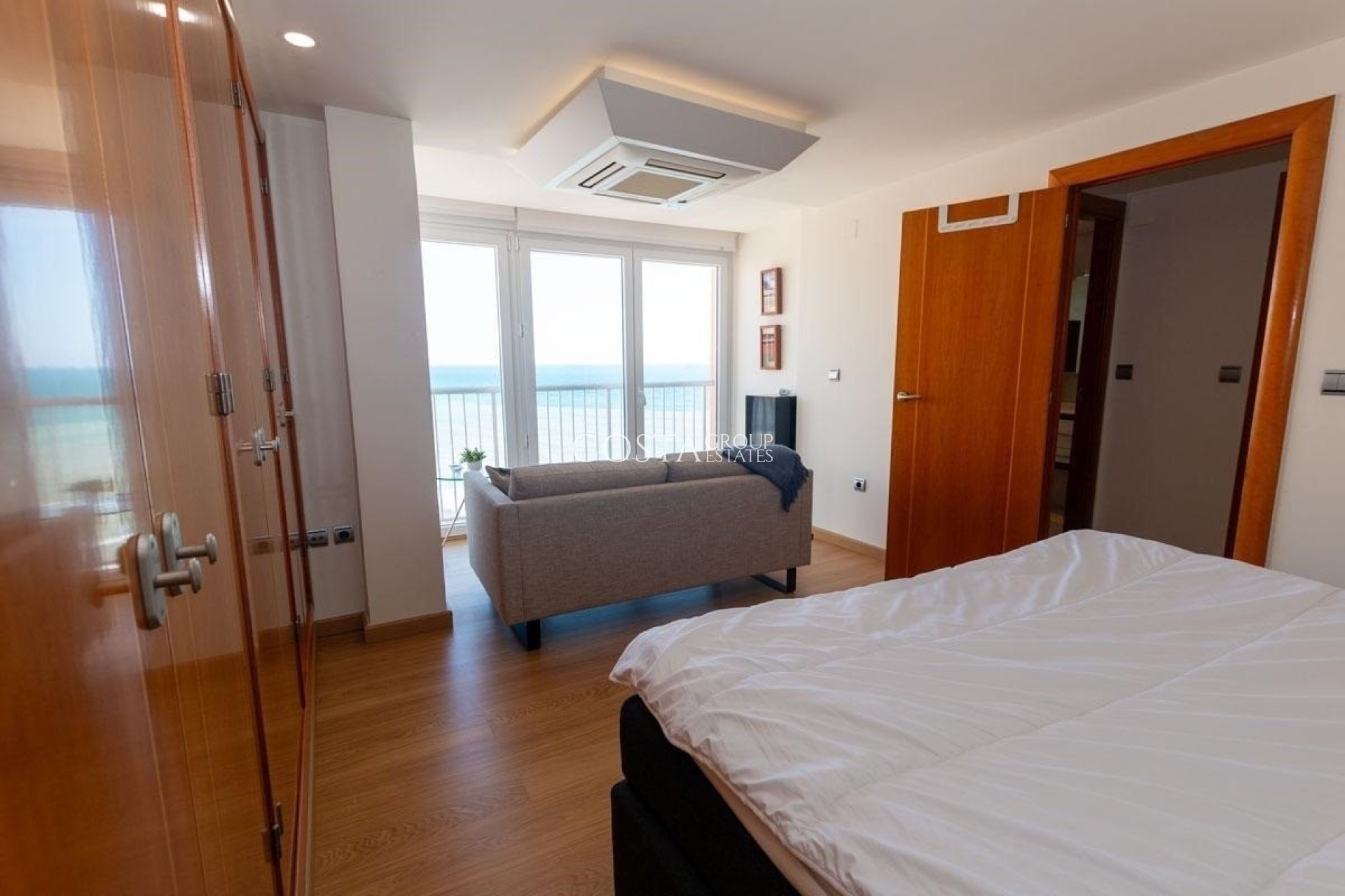 Wiederverkauf - Apartments -
Torrevieja - Playa del Cura