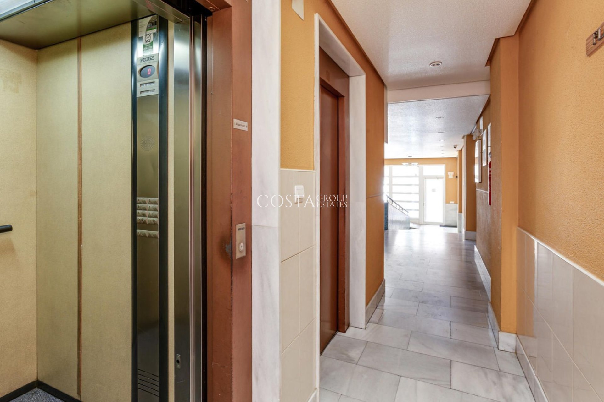 Wiederverkauf - Apartments -
Torrevieja - Playa del Cura