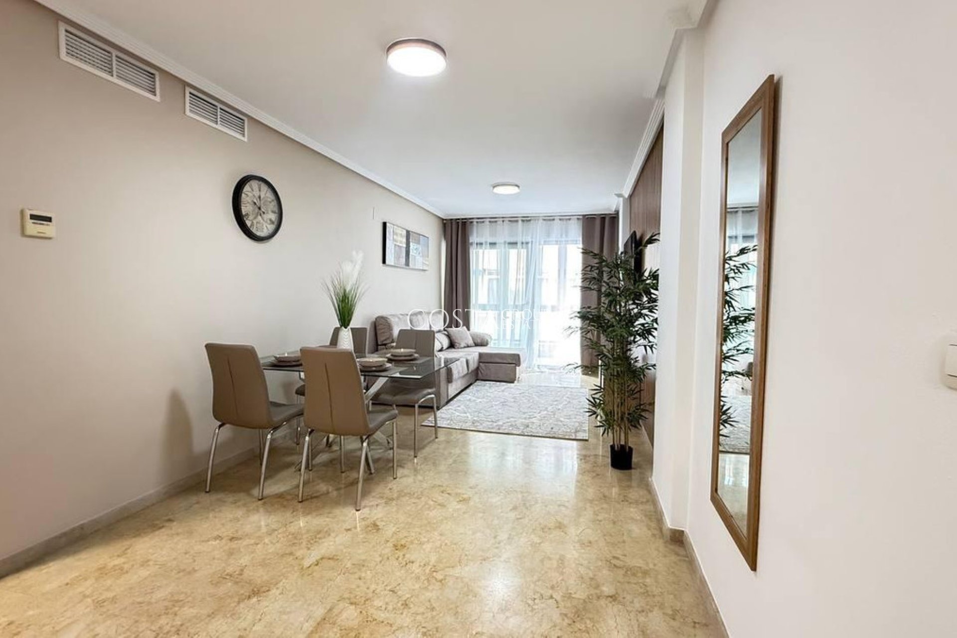 Wiederverkauf - Apartments -
Torrevieja - Torrevieja Centro