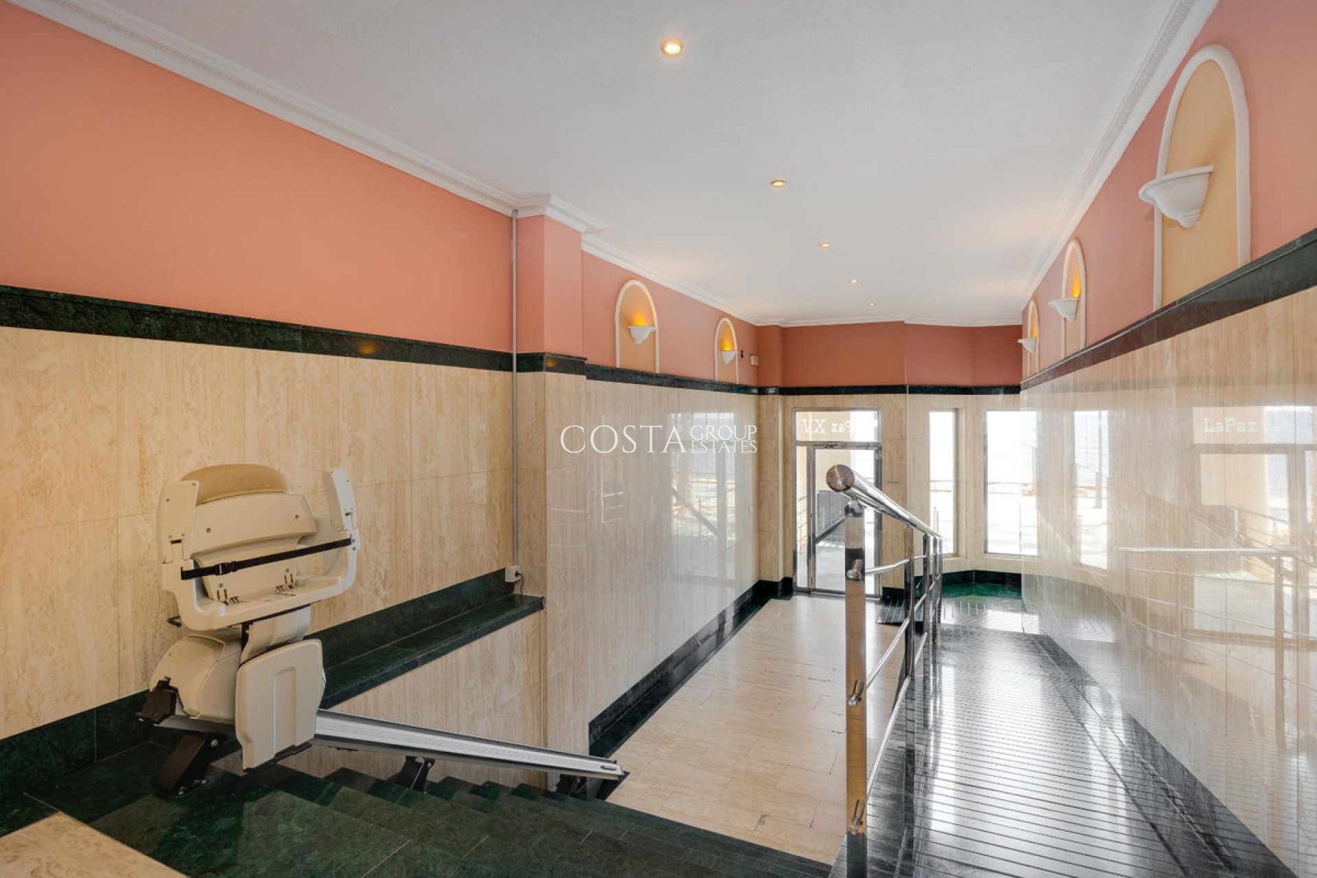 Wiederverkauf - Apartments -
Torrevieja - Torrevieja Centro
