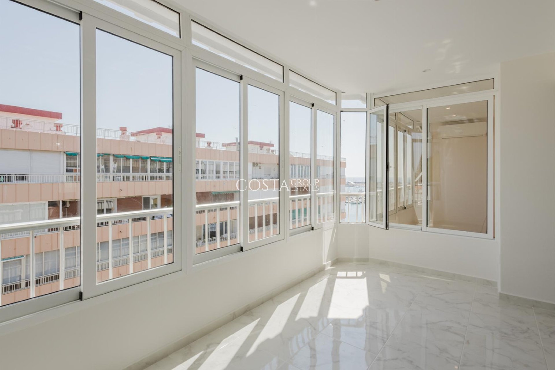 Wiederverkauf - Apartments -
Torrevieja - Torrevieja Centro
