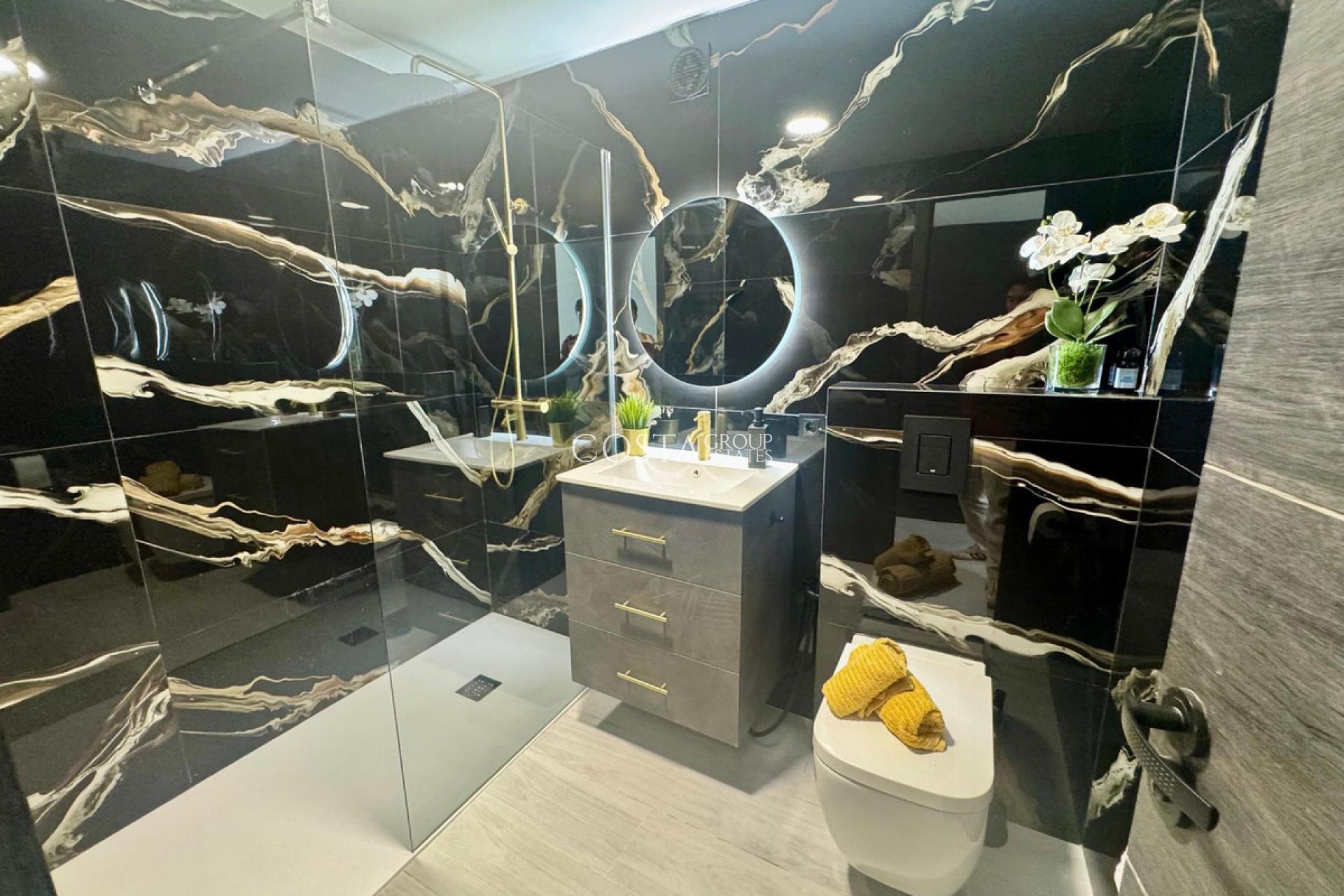 Wiederverkauf - Apartments -
Torrevieja - Torrevieja Centro