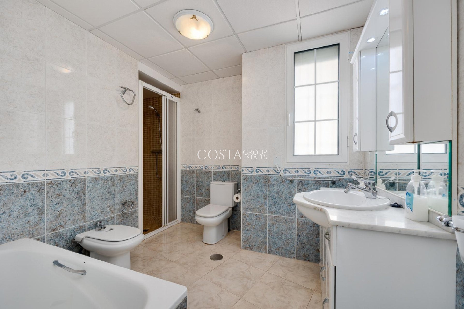 Wiederverkauf - Apartments -
Torrevieja - Torrevieja Centro