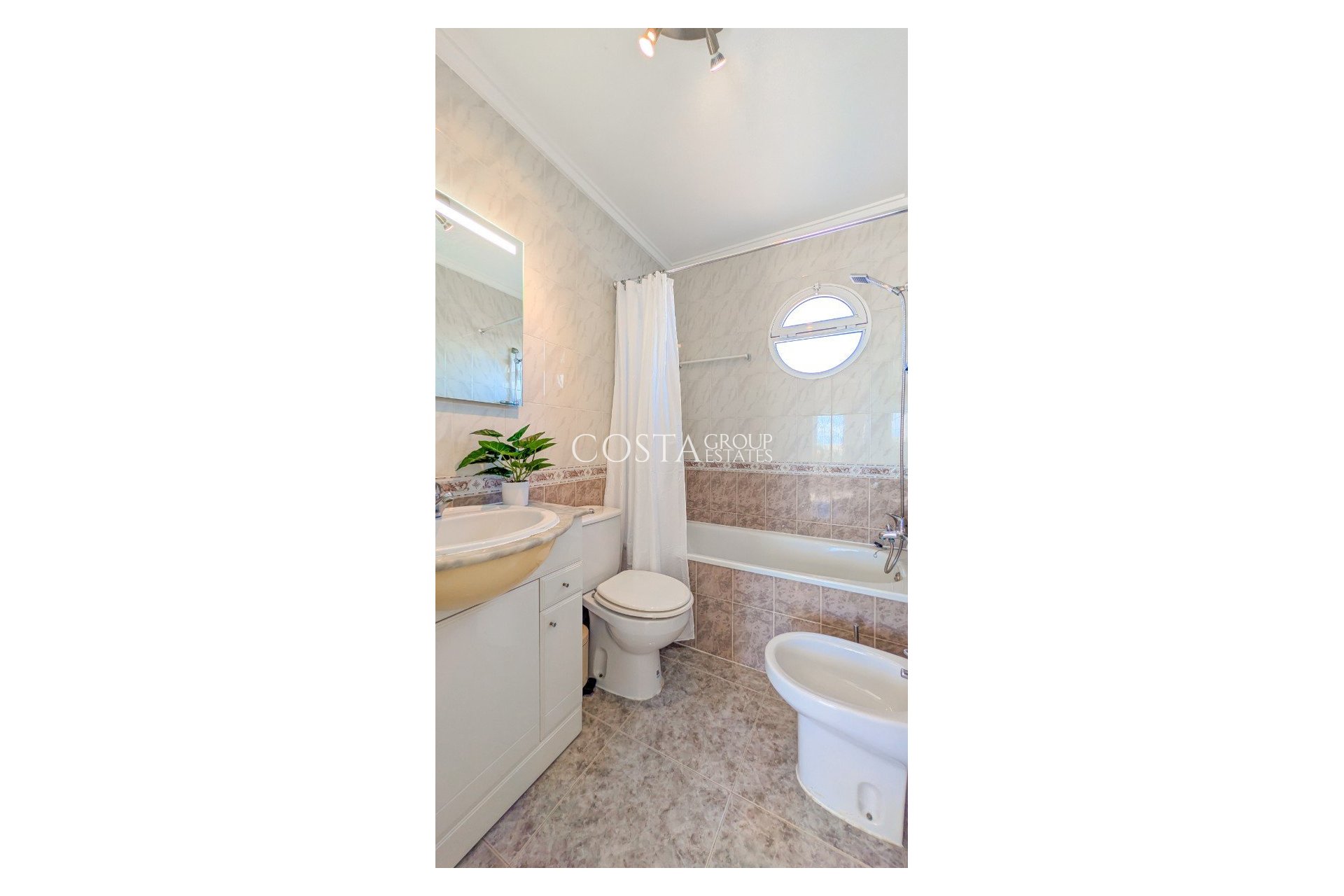 Wiederverkauf - Apartments -
Torrevieja