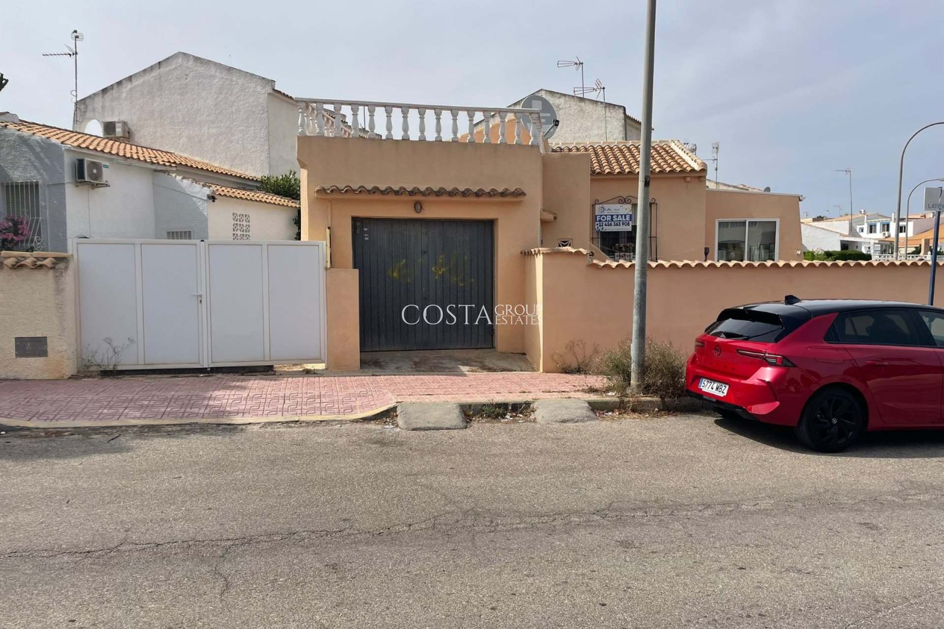 Wiederverkauf - House -
Orihuela Costa - La Florida
