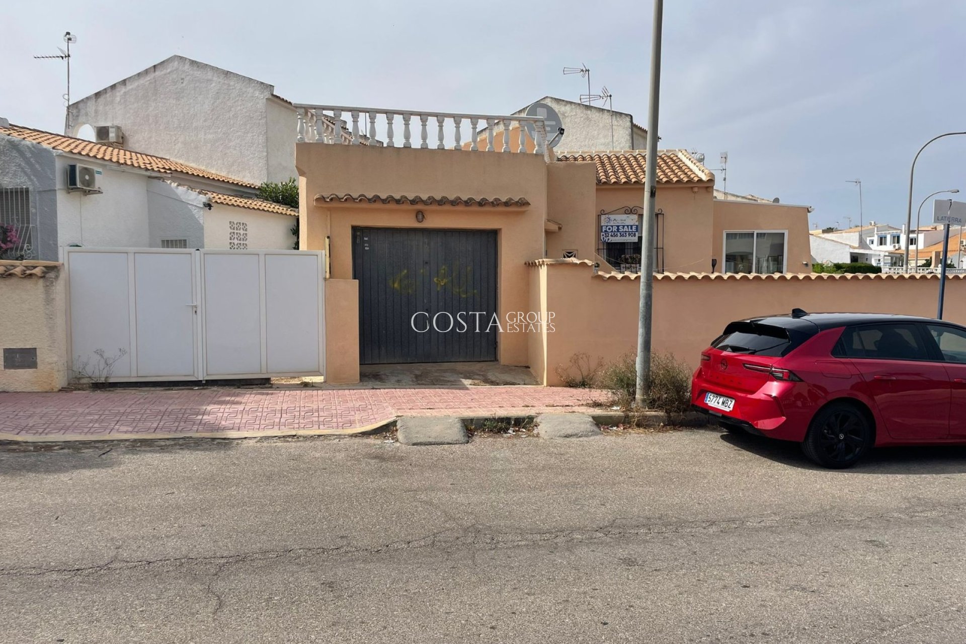 Wiederverkauf - House -
Orihuela Costa - La Florida