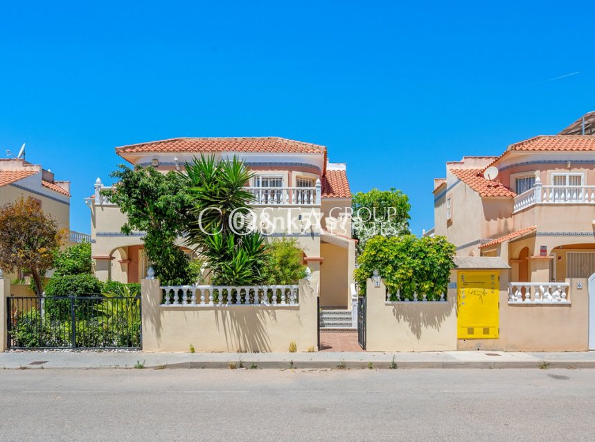 Wiederverkauf - House -
Orihuela Costa - La Zenia